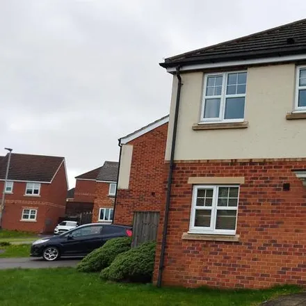 Rent this 3 bed townhouse on Kingsway in Grimethorpe, S72 7FJ