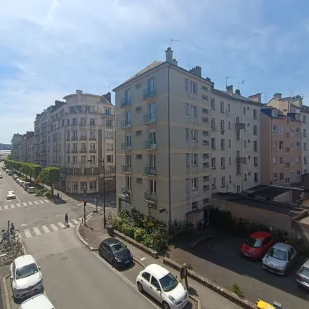 Rent this 2 bed apartment on Centre commercial Le Churchill in Rue de Bourgogne, 35043 Rennes