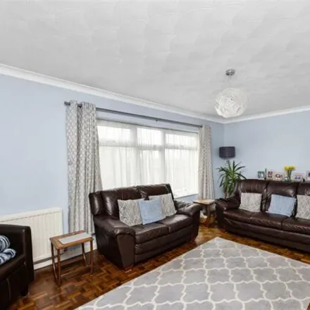Image 5 - Lancing Court, Findon Road, Brighton, BN2 5NT, United Kingdom - House for sale