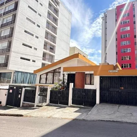 Buy this 8 bed house on Micro Mercado Mi Tienda in Carlos Guerrero, 170504