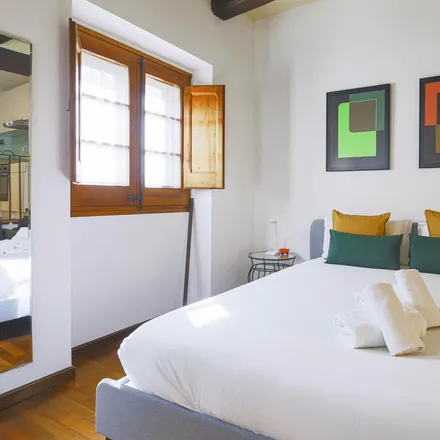 Rent this studio apartment on Plaça de la Llana in 7, 08003 Barcelona