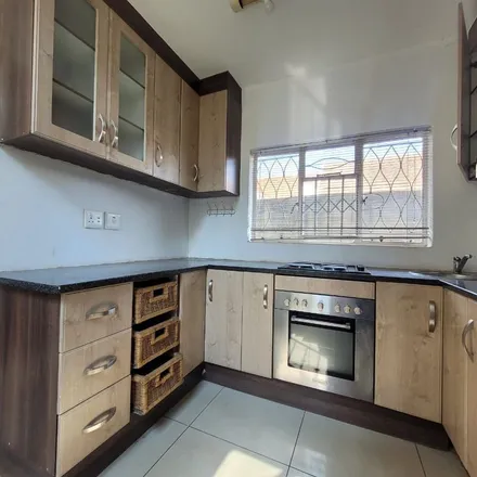 Image 5 - Daniel Malan Avenue, Florida Hills, Roodepoort, 2709, South Africa - Apartment for rent