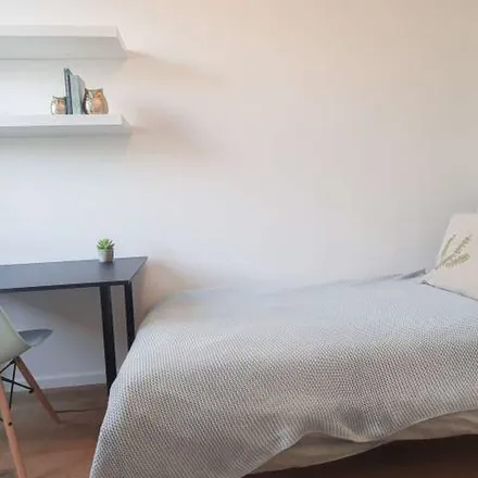 Rent this 4 bed apartment on Nazarethkirchstraße 53 in 13347 Berlin, Germany