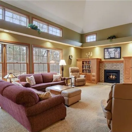 Image 2 - Cumberland Road, Eden Prairie, MN 55347, USA - House for sale