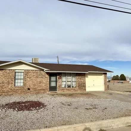 Buy this 2 bed house on 914 South Florida Avenue in Alamogordo, NM 83310