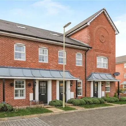 Buy this 3 bed townhouse on Ashton Gardens in Allbrook, SO50 4DF