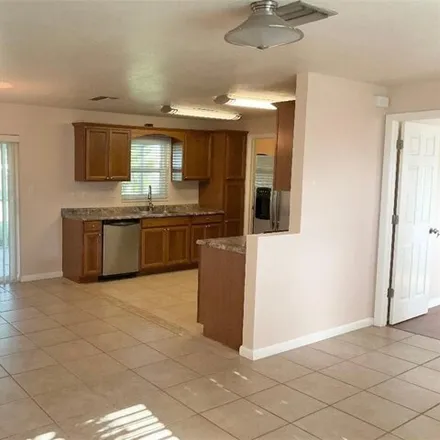 Image 4 - 1805 Southeast 1st Avenue, Cape Coral, FL 33990, USA - House for rent