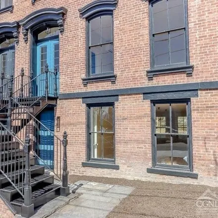 Image 2 - 28 Allen Street, City of Hudson, NY 12534, USA - Townhouse for sale
