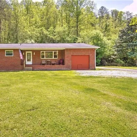Buy this 4 bed house on 4026 Robinson Road in Kanawha County, WV 25312