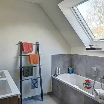 Rent this 3 bed apartment on Buyckstraat 12 in 8570 Anzegem, Belgium