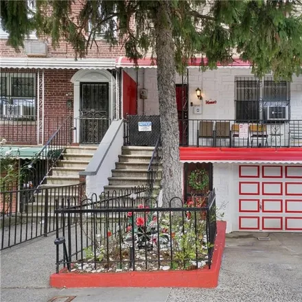 Buy this 4 bed house on 2921 Fenton Avenue in New York, NY 10469