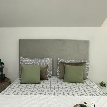 Rent this 5 bed apartment on Rua Padre António Vieira 2 in 3000-315 Coimbra, Portugal