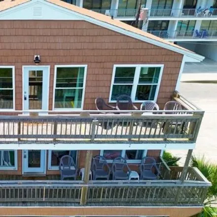 Buy this 8 bed house on Carolina Beach Avenue South in Wilmington Beach, Carolina Beach
