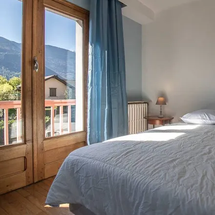 Rent this 2 bed house on Chemin de la Combe de Savoie in 73200 Albertville, France