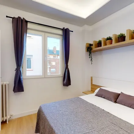 Rent this 1 bed apartment on BiciMAD in Calle de Fernando el Católico, 28015 Madrid