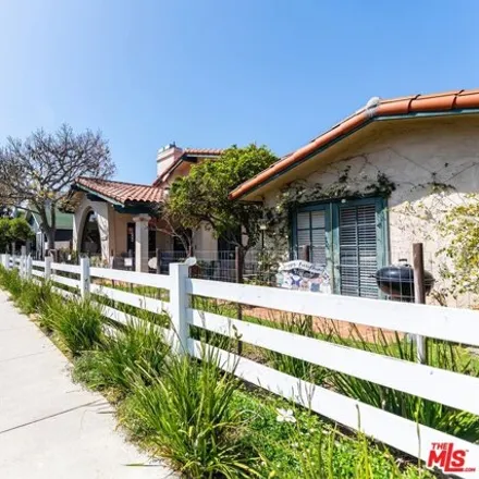 Image 8 - Howland Canal Walk, Los Angeles, CA 90292, USA - House for sale