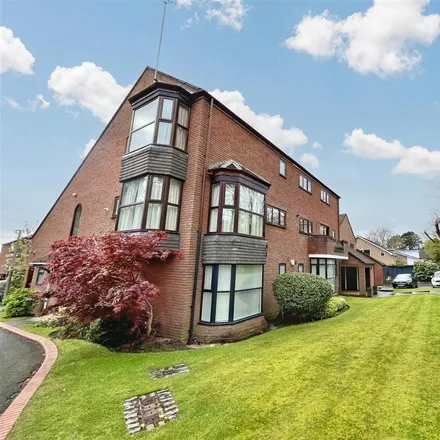 Rent this 3 bed apartment on Edgemoor in Altrincham, WA14 3JR