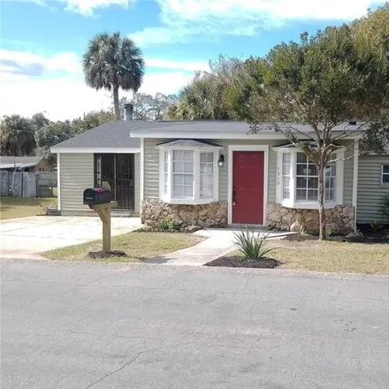 Buy this 2 bed house on 1319 Gorham St in Mount Dora, Florida