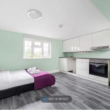 Image 5 - 177 Beaconsfield Road, London, SE9 4DY, United Kingdom - Apartment for rent