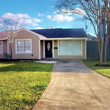 Buy this 3 bed house on 1671 Chippendale Road in Houston, TX 77018
