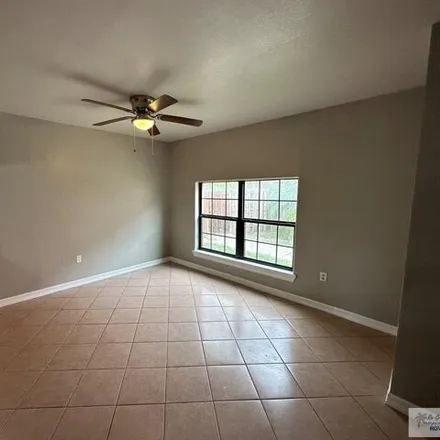 Image 4 - 796 East Sugar Cane Drive, Heritage Square Number 2 Colonia, Weslaco, TX 78599, USA - House for sale