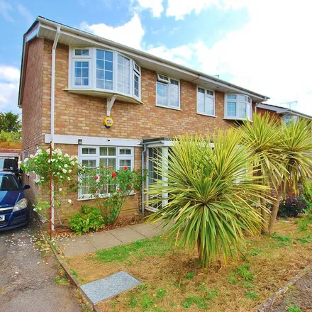 Rent this 4 bed duplex on St Francis Centre in Firsway, Guildford