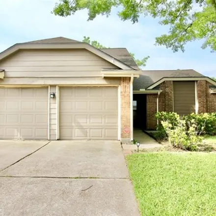 Rent this 4 bed house on Highland Hills Drive in Paynes, Sugar Land