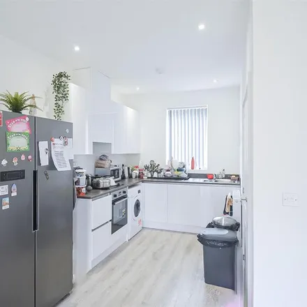 Rent this 3 bed townhouse on Belgrave Rd / Frank St in Belgrave Middleway, Highgate