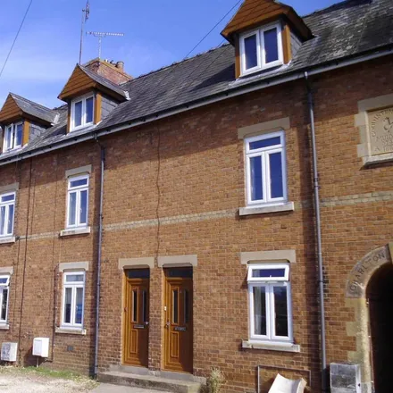 Rent this 3 bed townhouse on Cornish Houses in Evenlode Road, Moreton-in-Marsh
