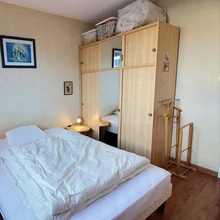 Rent this 2 bed apartment on Hardelot-Plage in Avenue François 1er, 62152 Neufchâtel-Hardelot