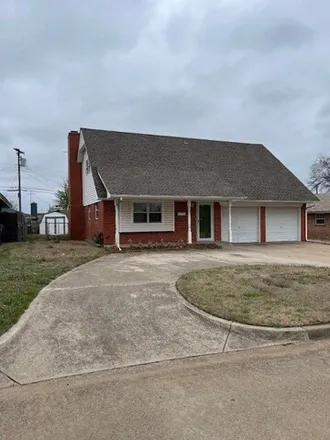 Image 3 - 734 West Briarcrest Drive, Midwest City, OK 73110, USA - House for sale