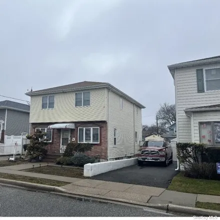 Buy this 3 bed house on 81 Bellevue Avenue in Oceanside, NY 11572