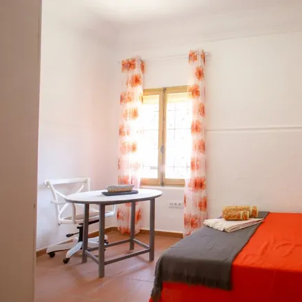 Rent this 4 bed room on Carrer del Progrés in 319, 46011 Valencia