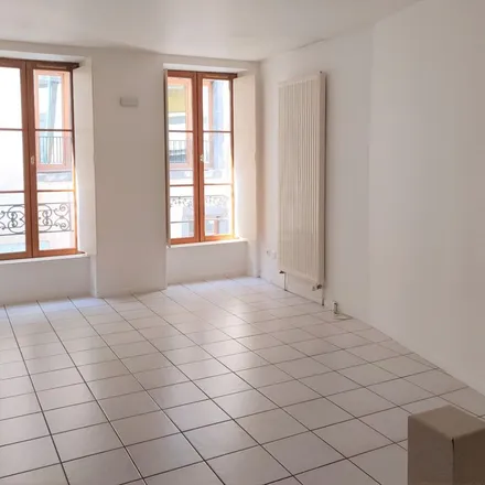 Rent this 4 bed apartment on 15 Rue Cadene in 63000 Clermont-Ferrand, France