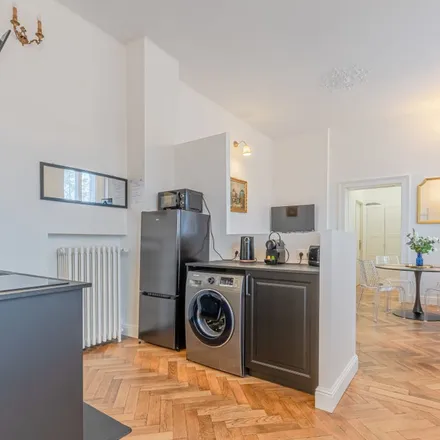 Image 9 - 1 Rue Vauban, 57000 Metz, France - Apartment for rent