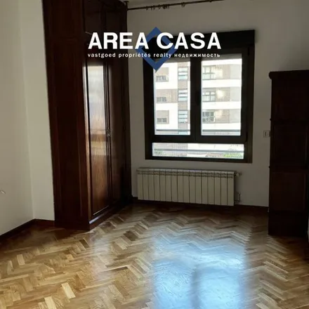 Image 9 - Calle Agustín Viñamata, 6, 28007 Madrid, Spain - Apartment for rent