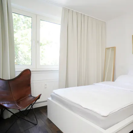 Rent this 5 bed apartment on Sonnemannstraße 79 in 60314 Frankfurt, Germany