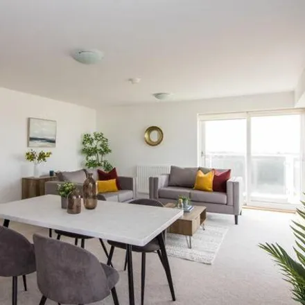 Image 4 - Trem y Bae, Penarth, CF64 1TE, United Kingdom - Apartment for sale