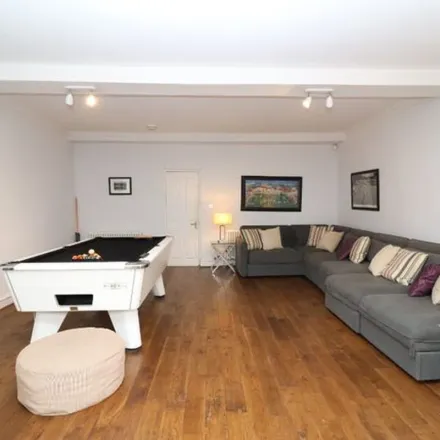 Image 3 - 1 Belhaven Terrace, Partickhill, Glasgow, G12 0TF, United Kingdom - Apartment for rent