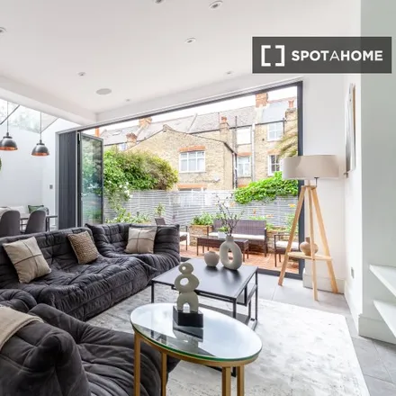 Rent this 5 bed apartment on Cavendish Road / Clapham South Station in Cavendish Road, London