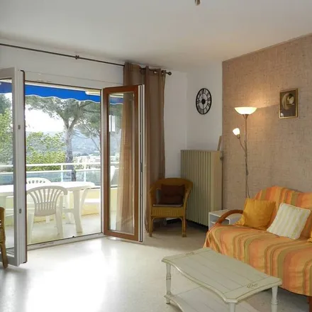 Image 8 - 83230 Bormes-les-Mimosas, France - Apartment for rent