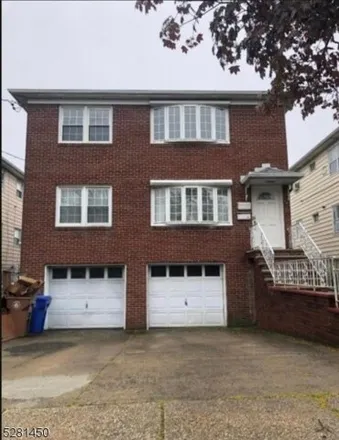 Rent this 3 bed house on 401 Gable Lane in Linden, NJ 07036