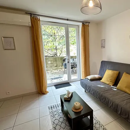 Image 4 - 30130 Pont-Saint-Esprit, France - Apartment for rent