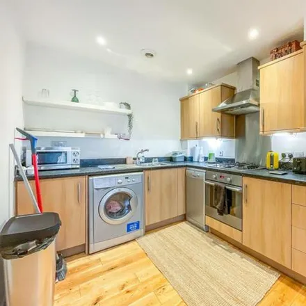 Image 2 - Taylor House, Storehouse Mews, Canary Wharf, London, E14 8GS, United Kingdom - Apartment for rent