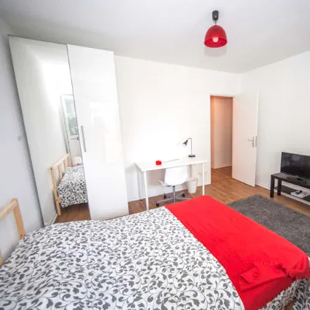 Image 3 - 5 Rue de Londres, 67085 Strasbourg, France - Room for rent