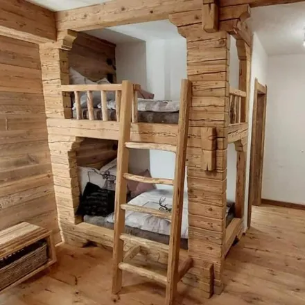 Rent this 2 bed house on Gemeindeamt Großkirchheim in Döllach 47, 9843 Döllach