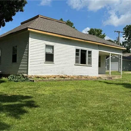 Image 2 - 308 S Mulberry St, Paola, Kansas, 66071 - House for sale