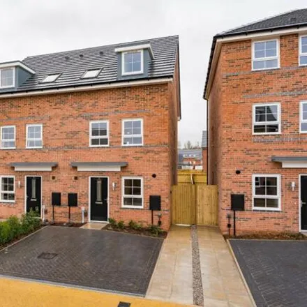 Rent this 3 bed duplex on unnamed road in Stoke-on-Trent, ST4 8FA