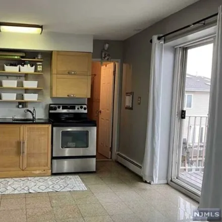 Image 6 - 209 12th Street, Palisades Park, NJ 07650, USA - Condo for sale