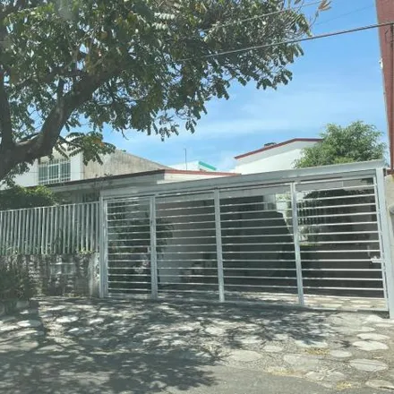 Image 2 - Avenida Xicoténcatl 262, Ciudad de los Niños, 45050 Zapopan, JAL, Mexico - House for sale